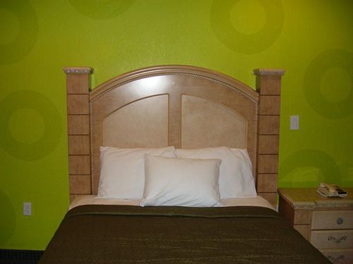 The Symphony Inn & Suites Хюстън Екстериор снимка